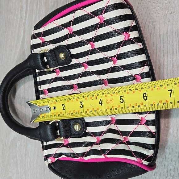 Vintage Betsey by Betsey Johnson Women Small Bag Purse Tote - Picture 6 of 13